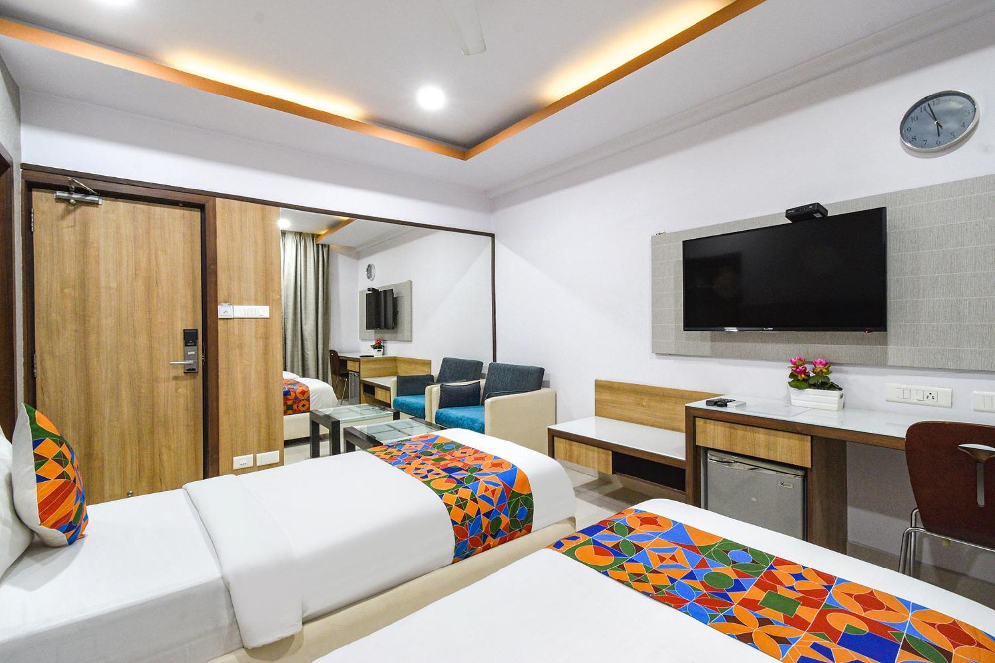 Fabhotel Aditya Homes - Nr Isb, Gachibowli Hyderabad Bagian luar foto